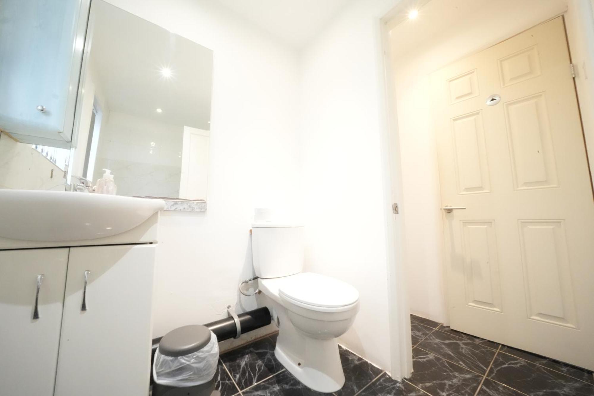 Airport Comfy Stay Harmondsworth Exterior foto
