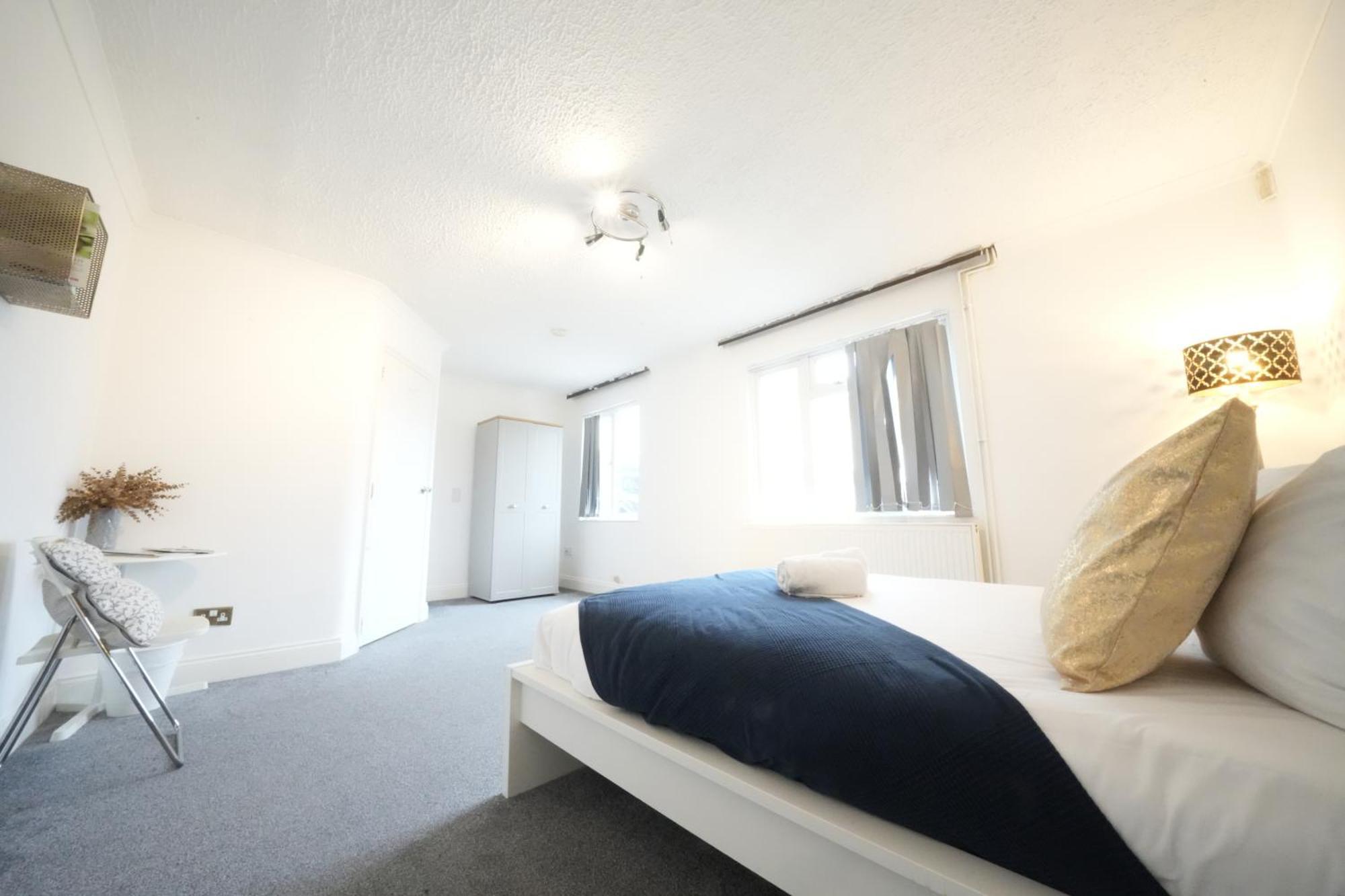 Airport Comfy Stay Harmondsworth Exterior foto